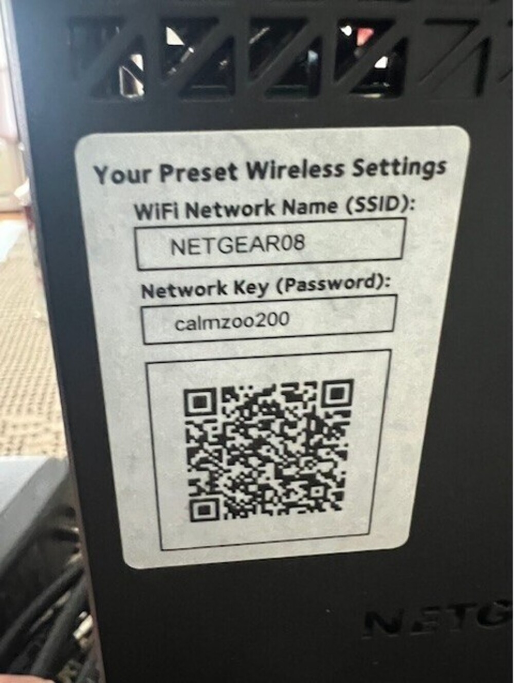 NETGEAR Cable Modem with Built-in WiFi Router C6230 - Picture 5 of 7